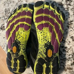 Brand new vibram shoes